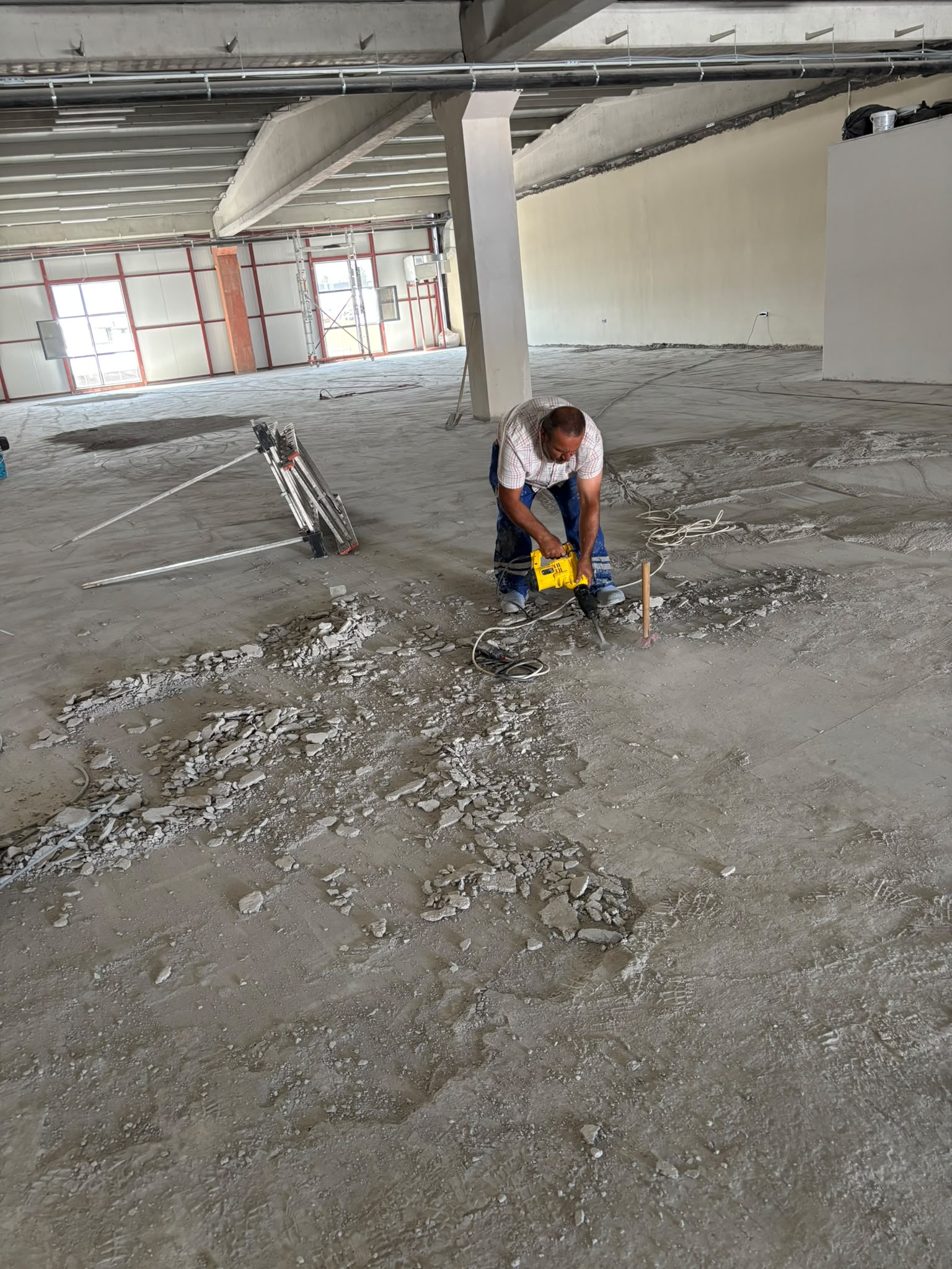 Mettaş – Beton Silim Parlatma — öncesi